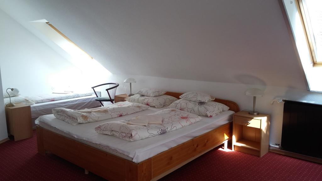 Polgármester Étterem és Panzió Fertőszéplak Zimmer foto